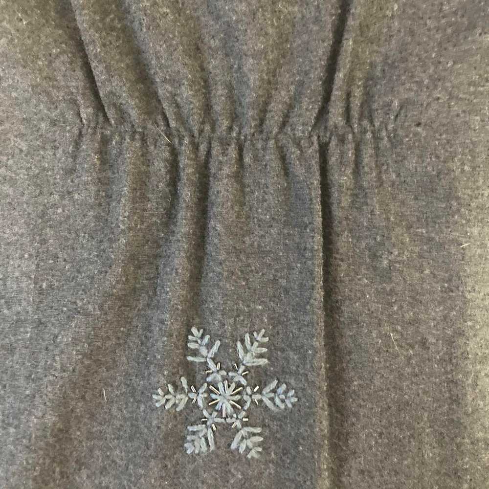 Brahmin, wool jumper skirt, with embroidery. - image 3