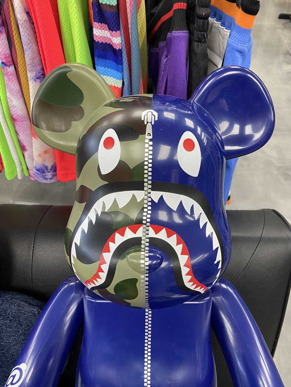 Bape × Medicom Bearbrick Bearbrick x bape shark n… - image 2