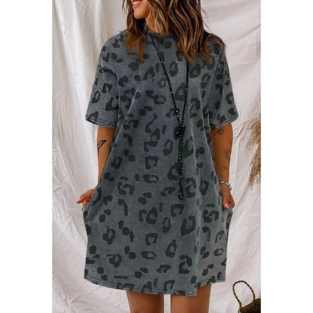 Easel On the Prowl Grey Leopard Print Mini T Shir… - image 3