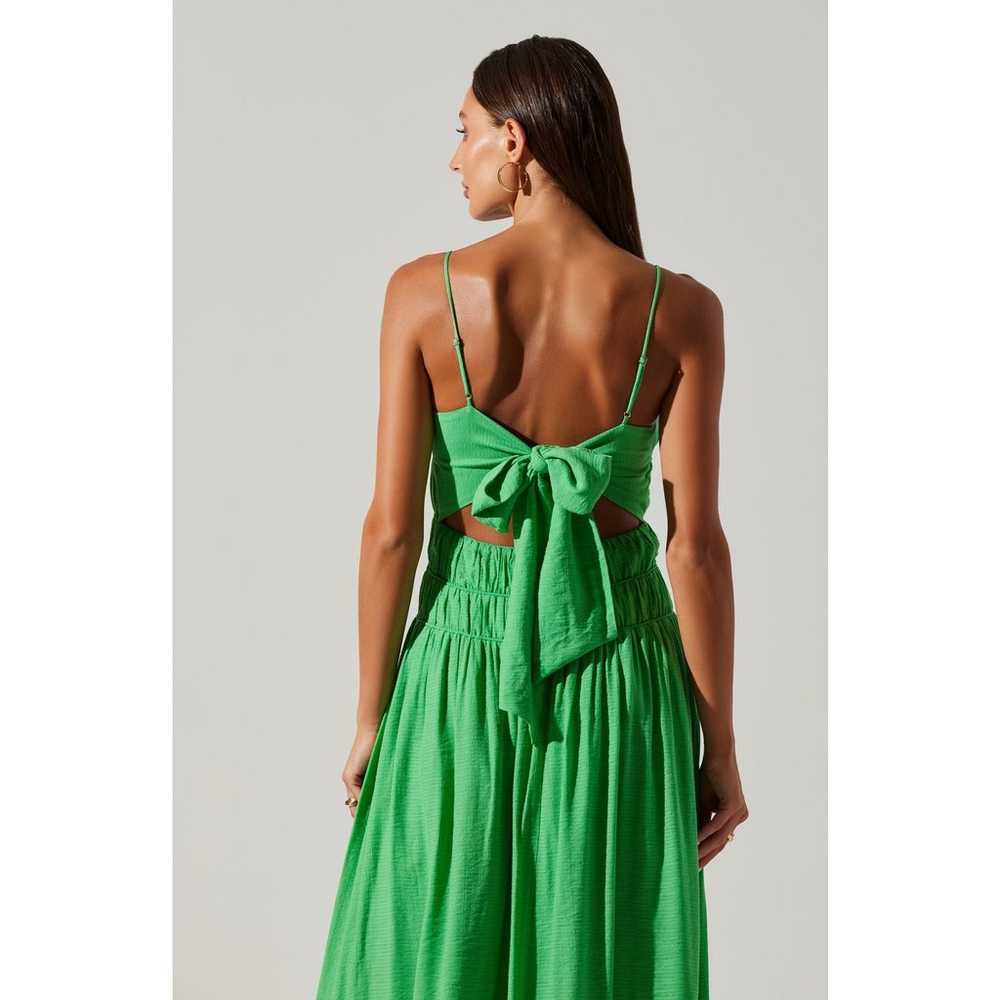 ASTR Kelly Green Andrina Smocked Midi Open Back B… - image 4