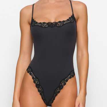 Skims Fits Everybody Corded Lace Bodysuit