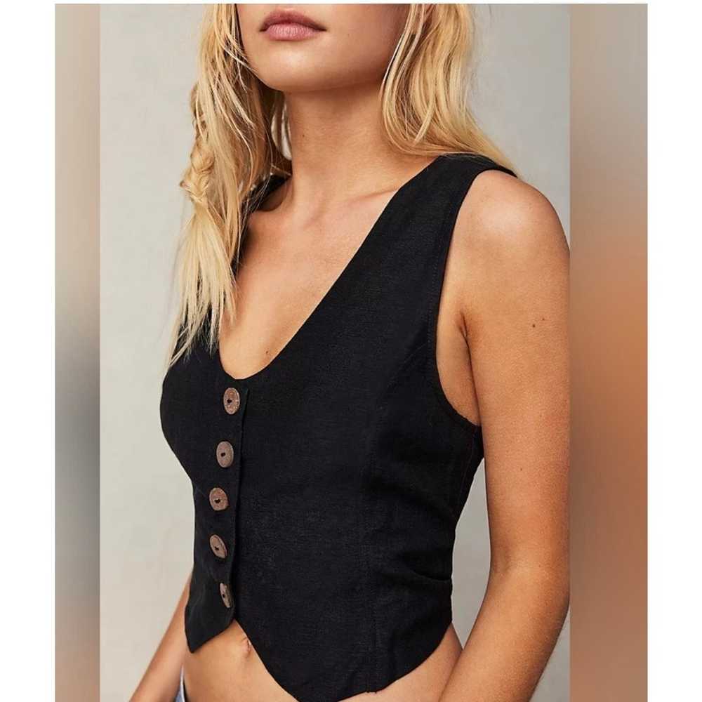 FREE PEOPLE NWOT Black Riesling Linen Vest Size L… - image 2