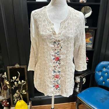 Johnny Was Floral Embroidered Top Size Medium - image 1