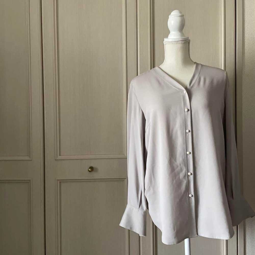 33 Ward 23 Niijusanku Blouse Shirt Top Pearl Gray… - image 2