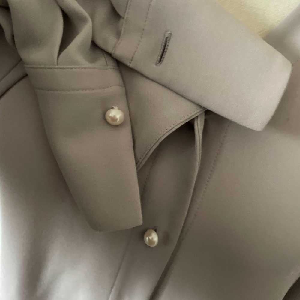 33 Ward 23 Niijusanku Blouse Shirt Top Pearl Gray… - image 3