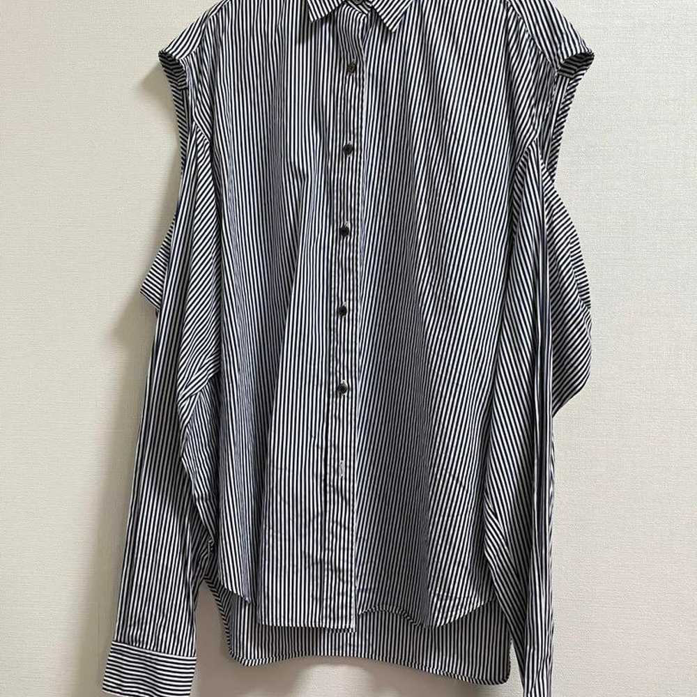 Stripe Broad Cross Hanging Sleeve Shirt - image 2