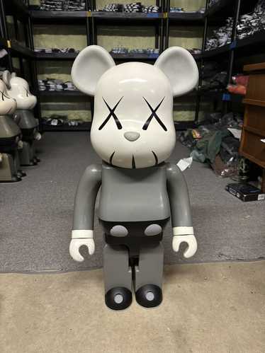 Kaws × Medicom Bearbrick Kaws 1000% bearbrick