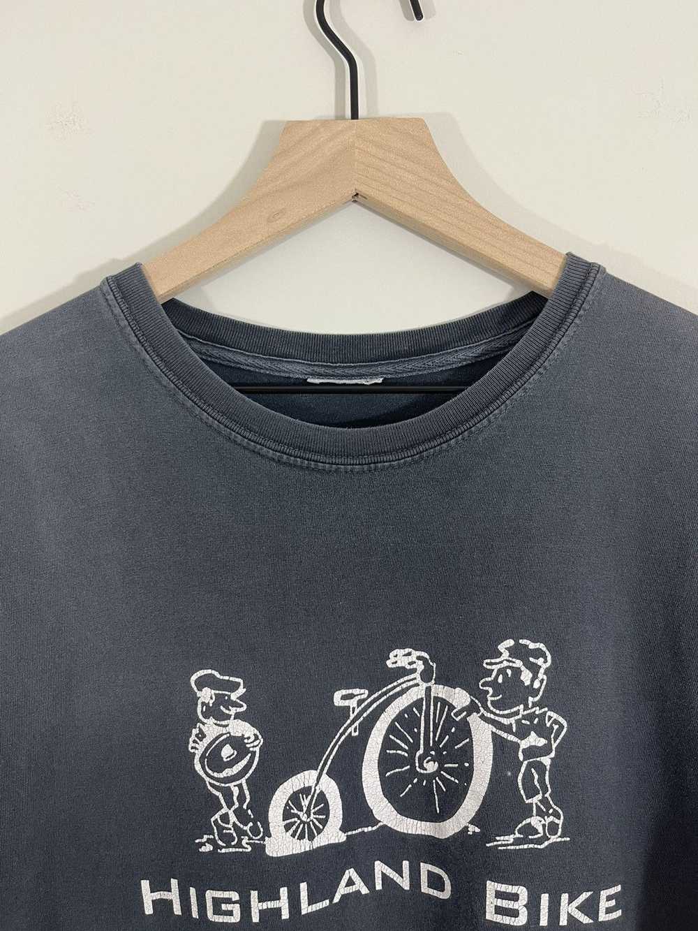 Vintage Sun Faded Highland Bike Shop Distressed T… - image 2