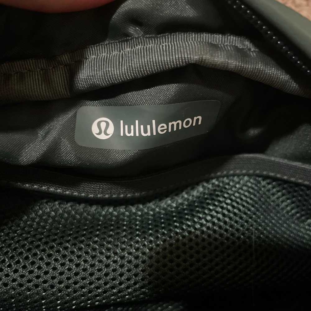 Lululemon Wunderlust 1.8L Beltbag - image 3