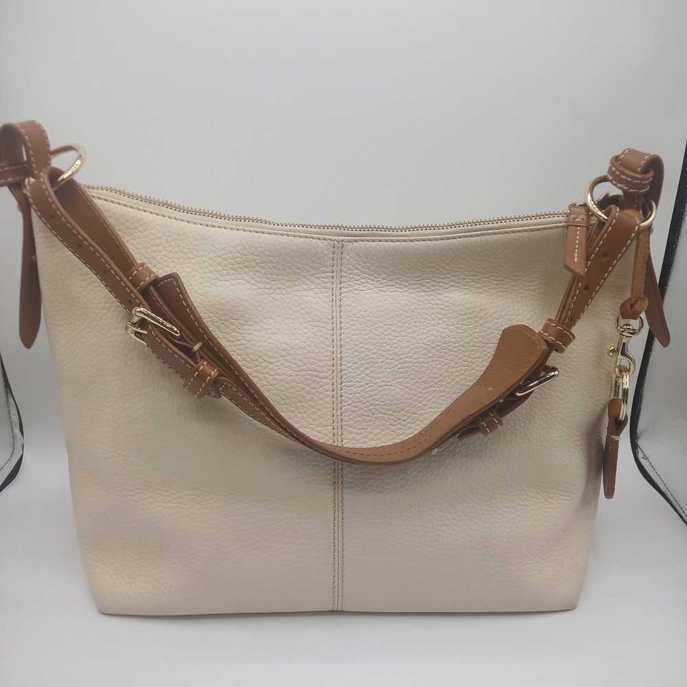 Dooney and Bourke cream leather Mary shoulder bag - image 3