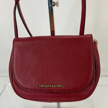 micheal kors Red pebbled crossbody