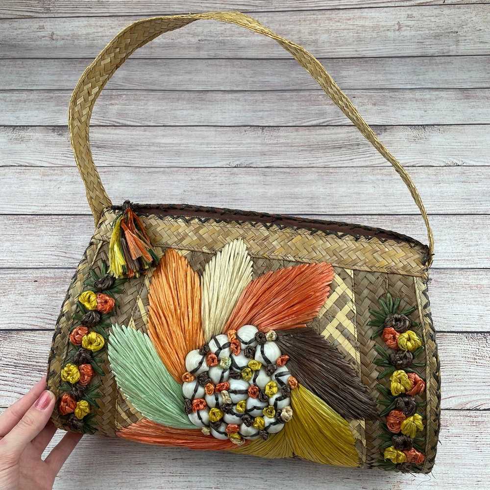 Vintage Floral Woven Straw Purse With Seashells - image 2