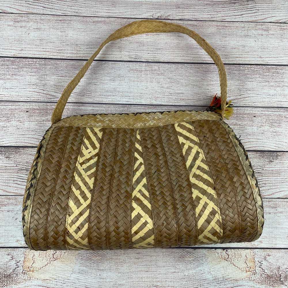 Vintage Floral Woven Straw Purse With Seashells - image 3