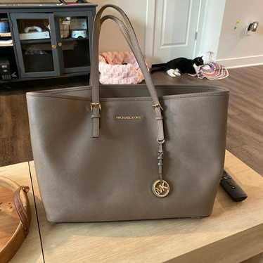 Micheal Kors Jet Set Travel tote purse