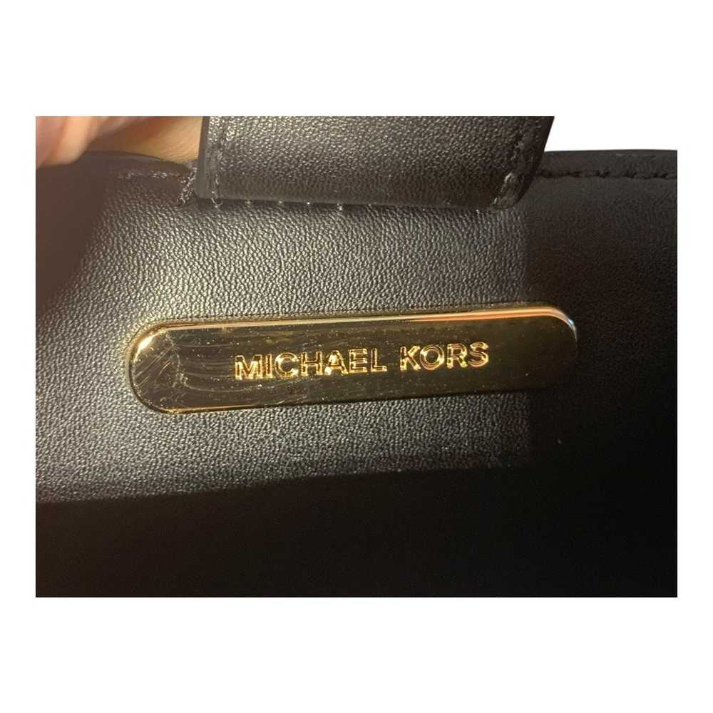 Authentic Michael Kors Leather Shoulder Bag with … - image 9