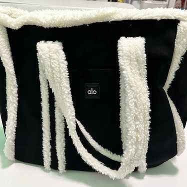 【関送込】 * Alo Yoga * Winterfun Tote Bag トートバッグ 関送込】 * Alo Yoga * Winterfun Tote Bag トートバッグ