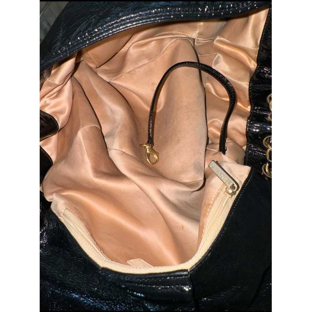 Chanel Vintage Cc Chain patent leather tote - image 11