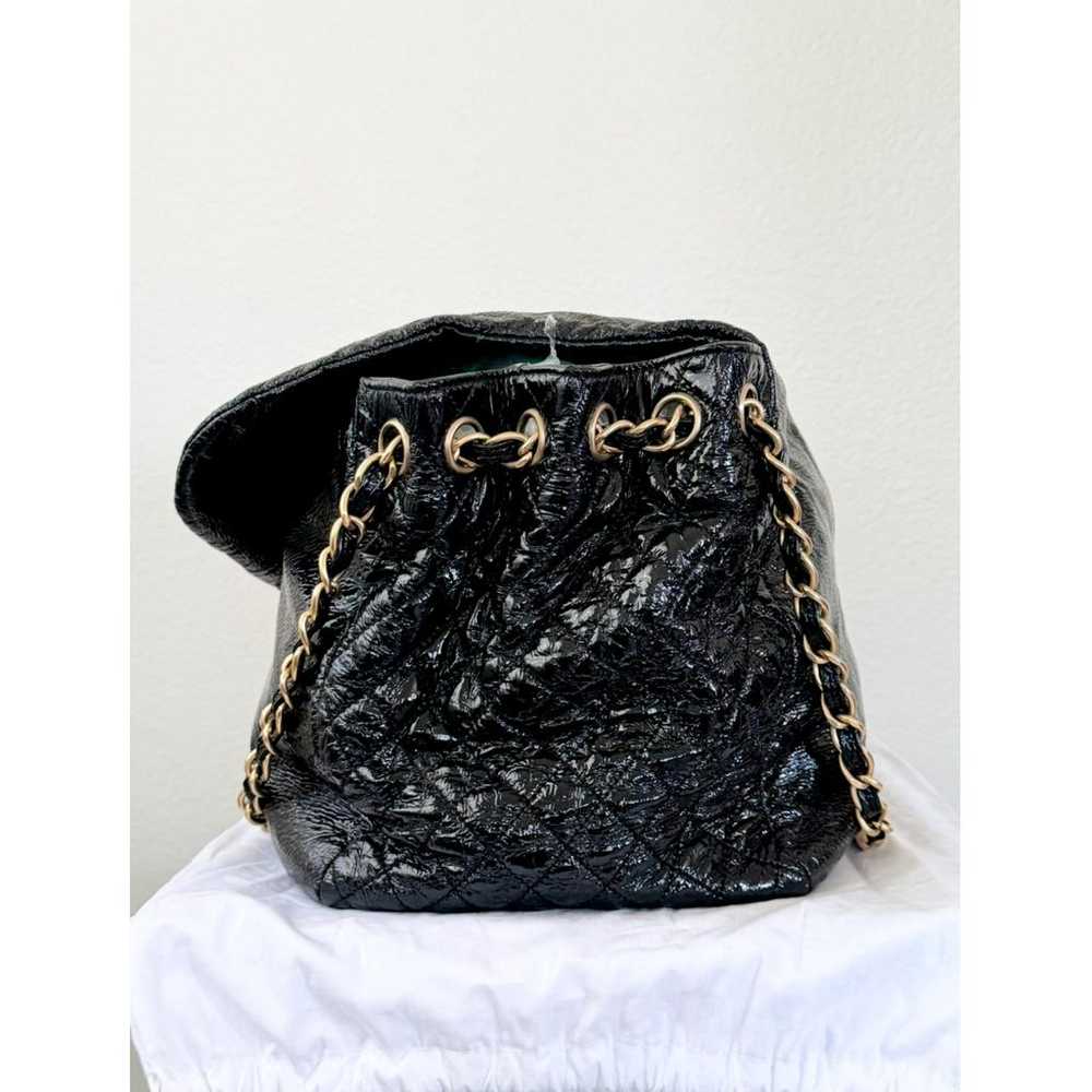 Chanel Vintage Cc Chain patent leather tote - image 2