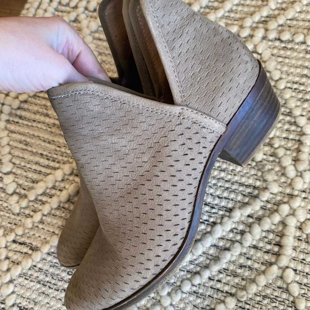 Lucky Brand Women’s Baley ankle boot -light brown… - image 3