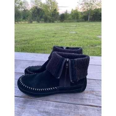 Minnetonka Moccasin black suede foldable ankle boo