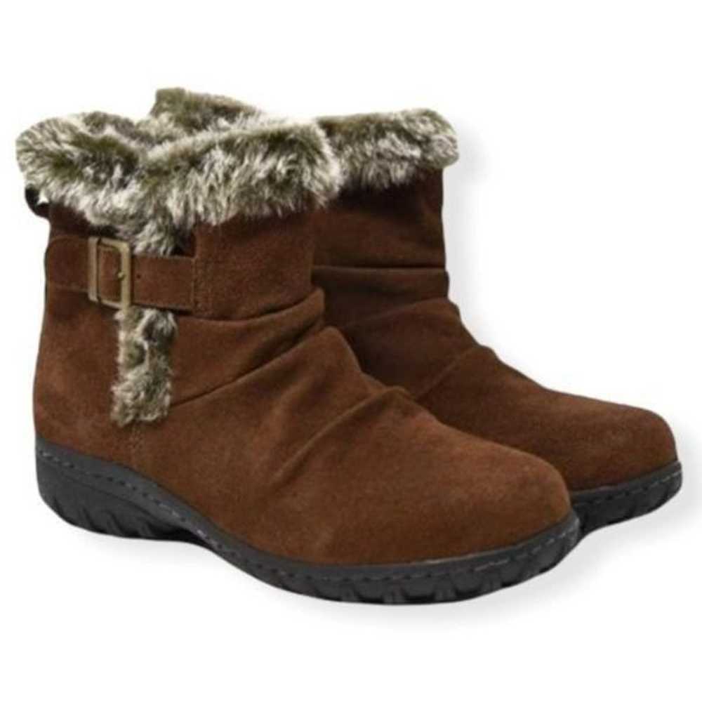 Khombu All-Weather Brown Lindsey Suede Boots 9M - image 1