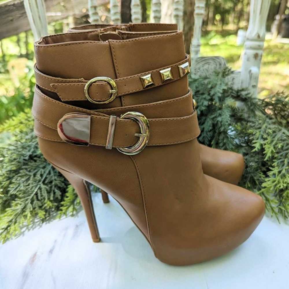 8.5 Wild Diva Sonny 132 Whisky Brown Bootie Heels… - image 1