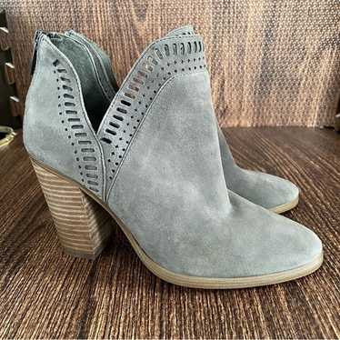 Vince Camuto Fileana Gray Suede Boots 6.5