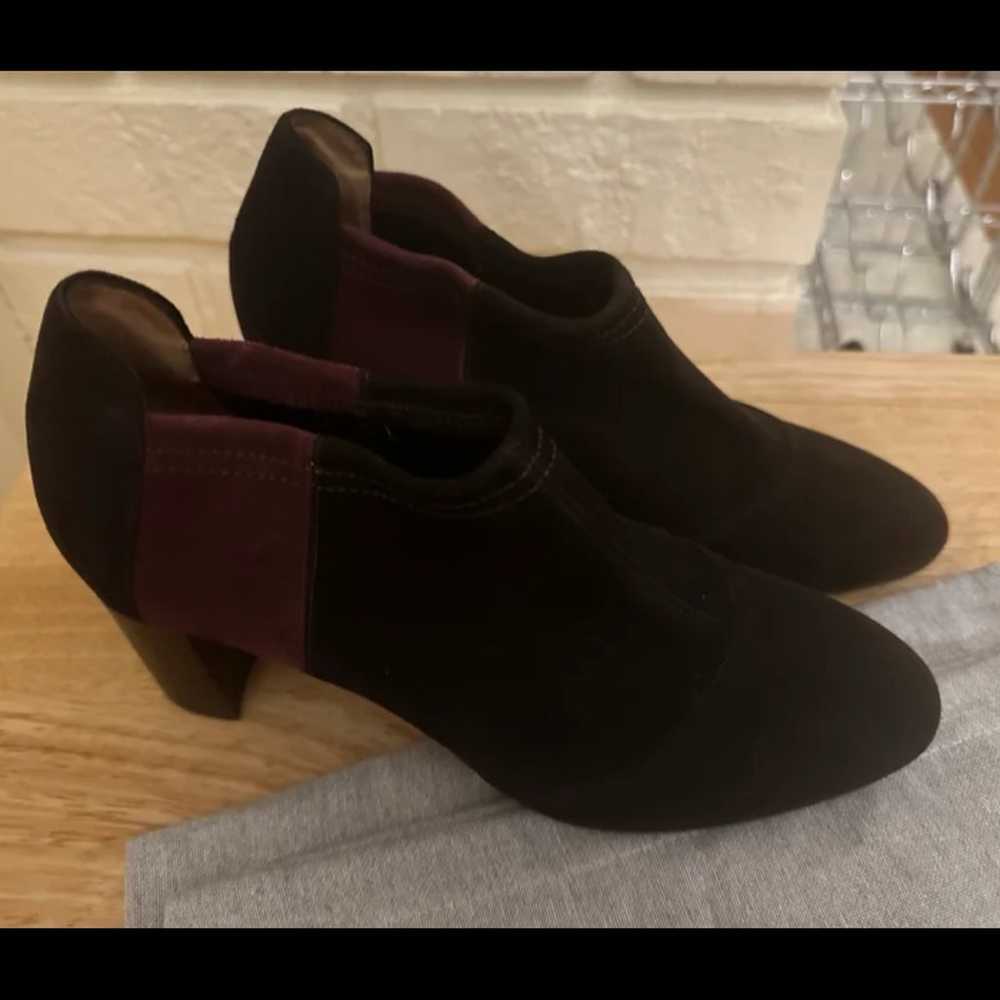 Aquatalia Size 6.5 Brown/Burgundy Suede Ankle Sho… - image 3