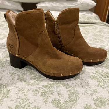 UGG Australia Brown Suede heeled Boots