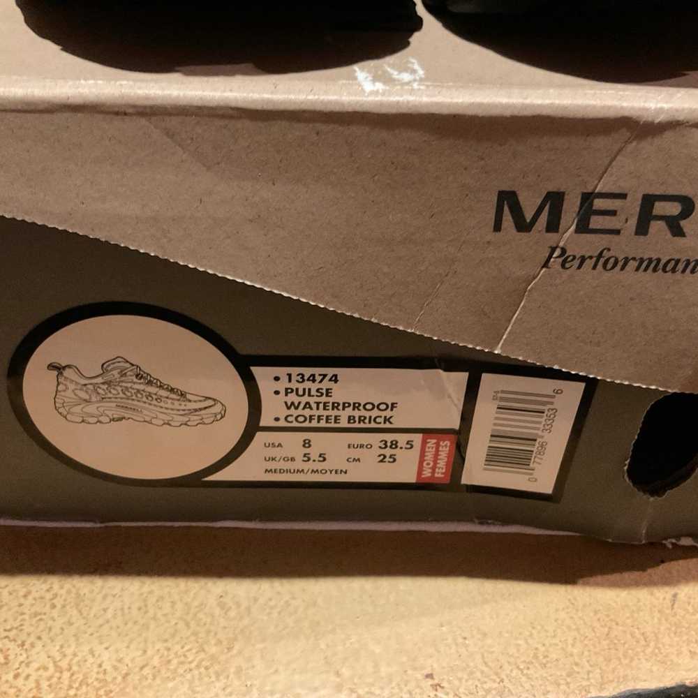 Merrell Like New Waterproof Hiking Boots Size 8 - image 11