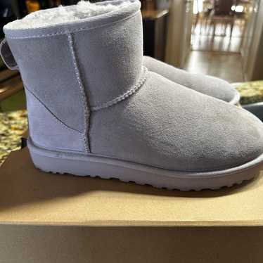 UGG classic mini II