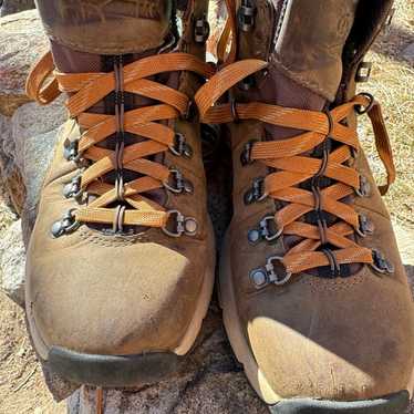 Dinner hiking boots. Women 8 - image 1