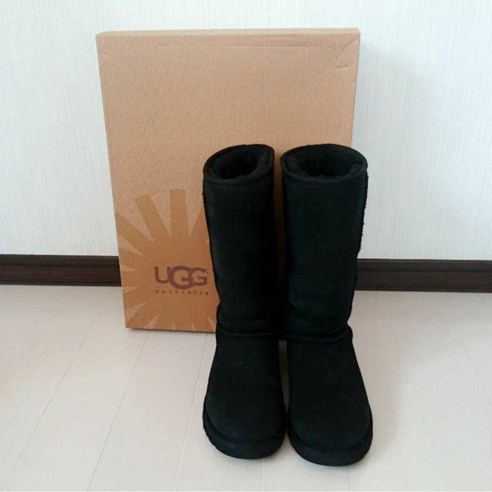 Excellent condition UGG Classic Tall sheepskin bo… - image 1