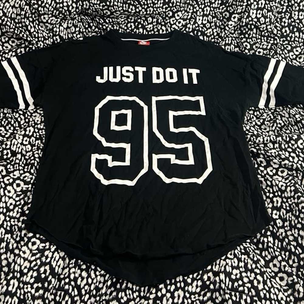 Vintage Nike jersey style tee - image 4