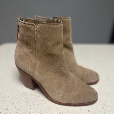 FRYE Suede Zip Boots Size 8.5 Tan Wooden Heels  G… - image 1