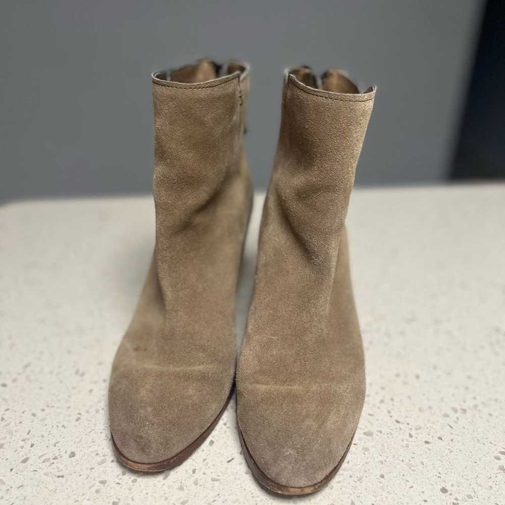 FRYE Suede Zip Boots Size 8.5 Tan Wooden Heels  G… - image 3