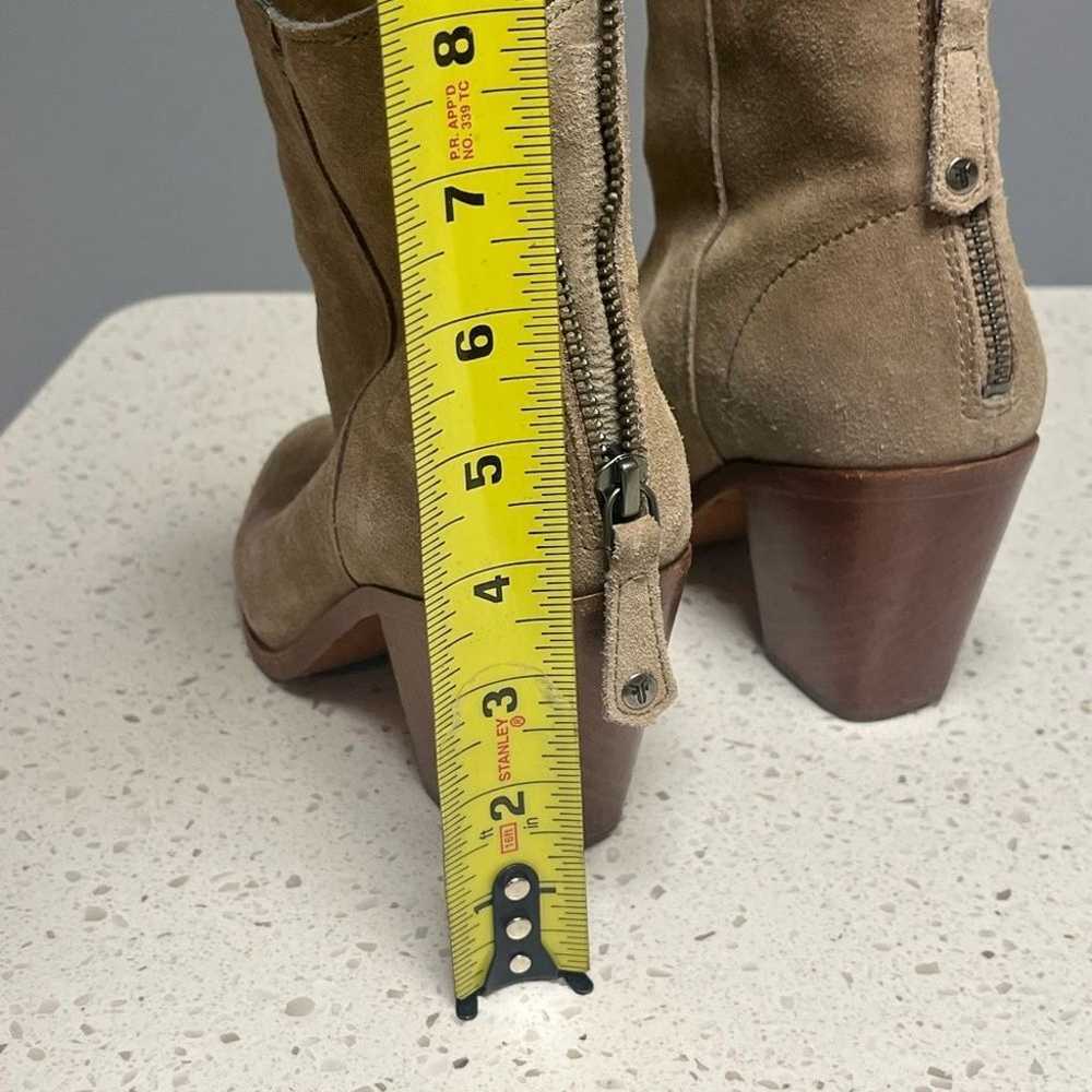 FRYE Suede Zip Boots Size 8.5 Tan Wooden Heels  G… - image 8