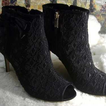 VC Signature 'Rosabelle' Bootie - Size 9M/39 - $2… - image 1