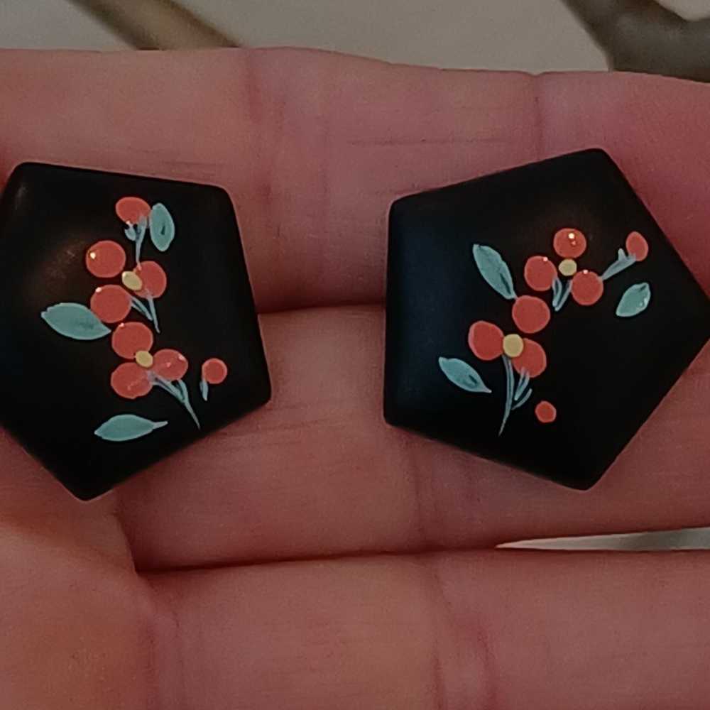 Vtg.Handpainted cherry blossom earrings - image 2