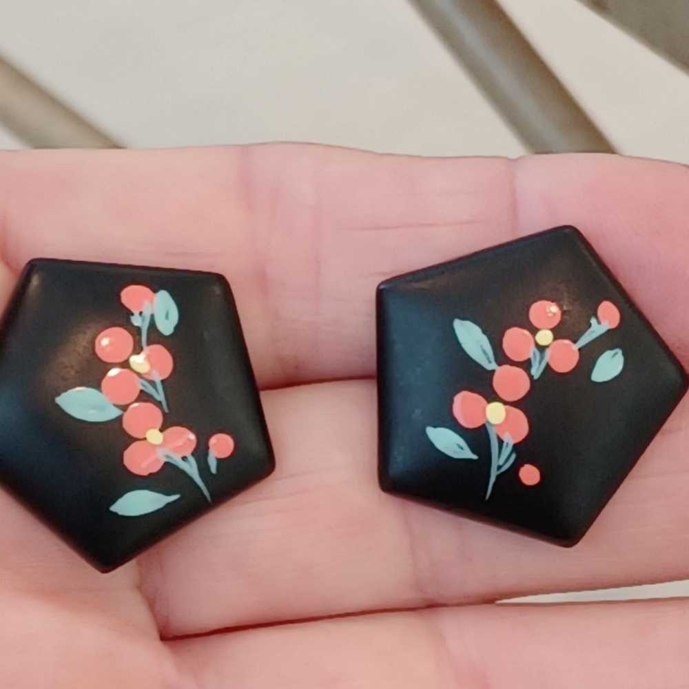 Vtg.Handpainted cherry blossom earrings - image 3