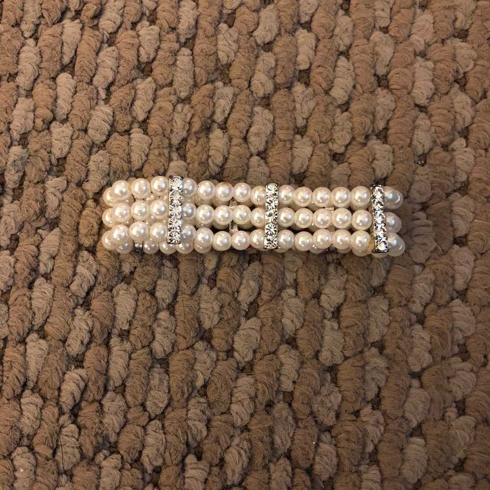 White Glass Faux Pearl Bracelet - image 2