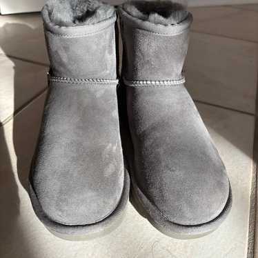 UGG classic mini