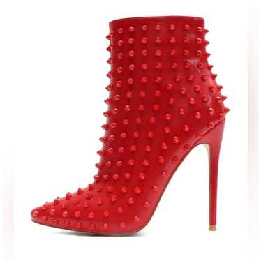 Steve Madden Vapor Red Ankle Studded Booties | Siz