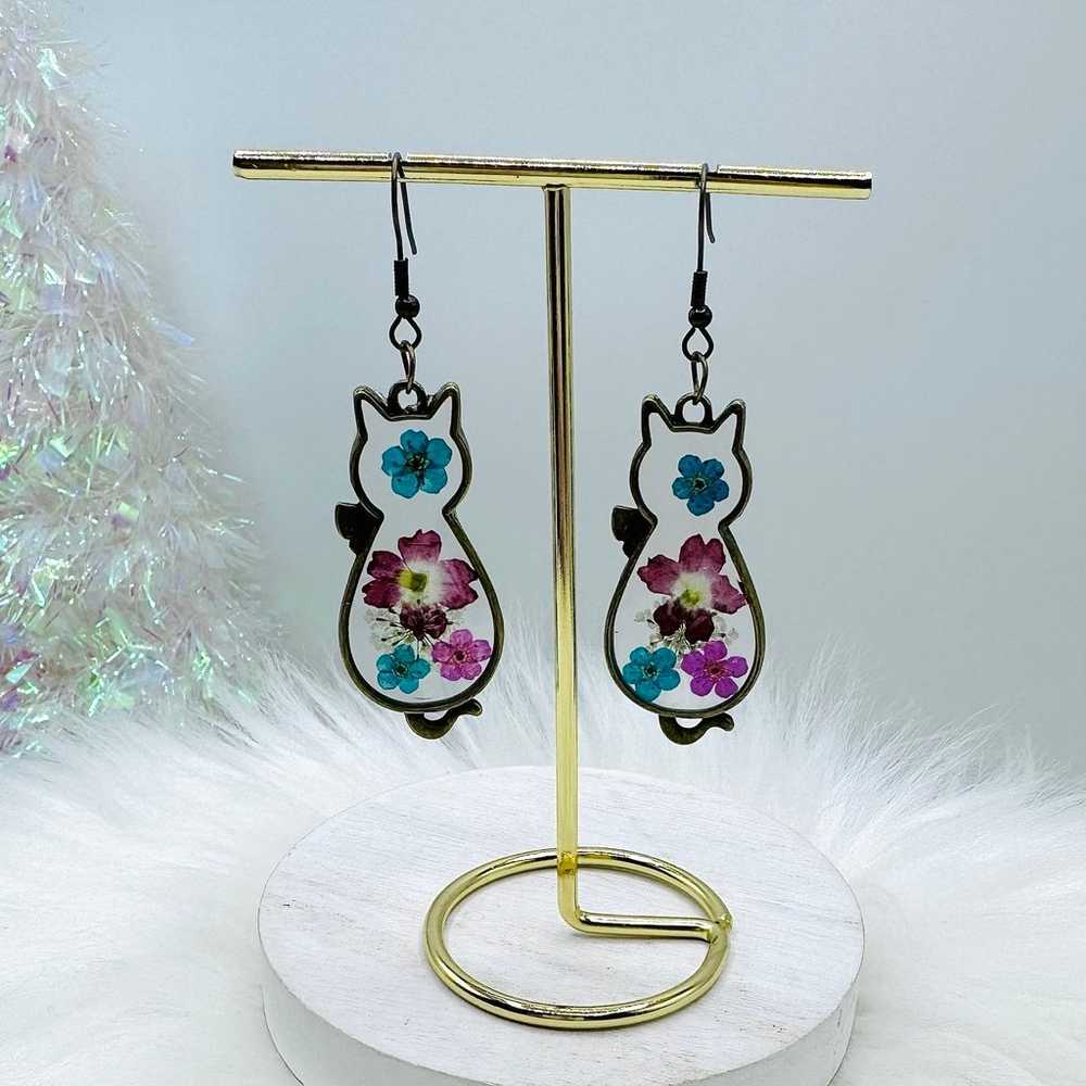 Vintage Cat Earrings with Glass Pressed Flower - image 1