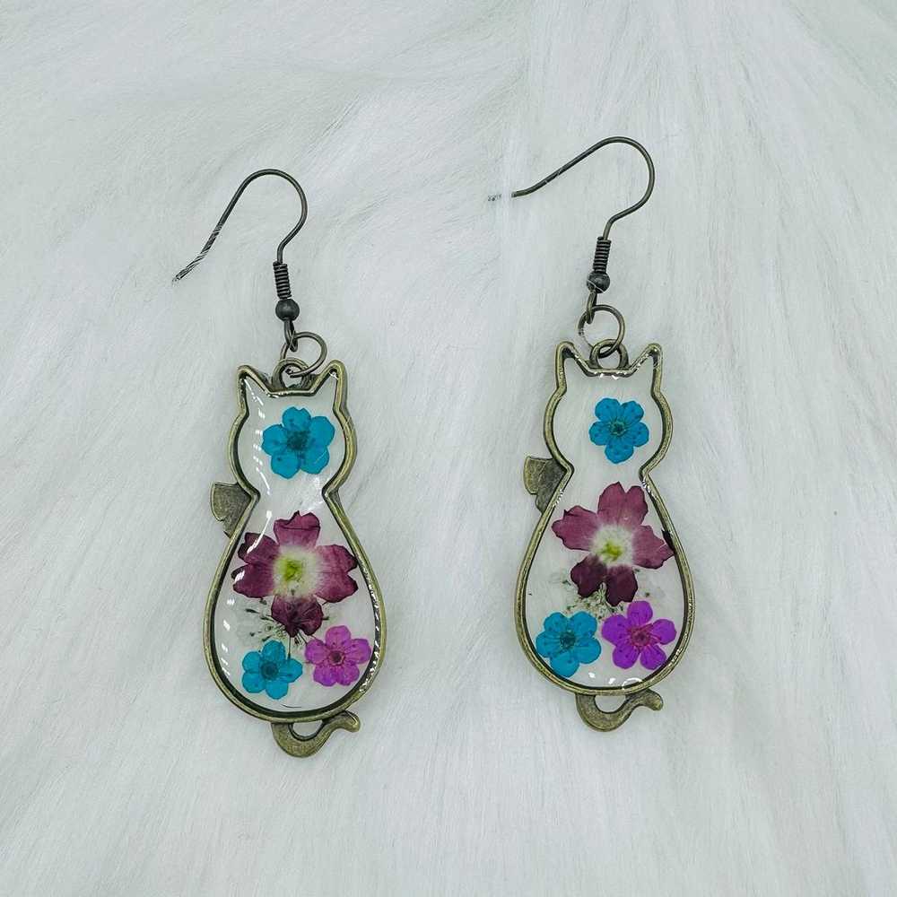 Vintage Cat Earrings with Glass Pressed Flower - image 2