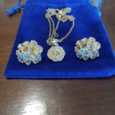 Necklace and earrings set