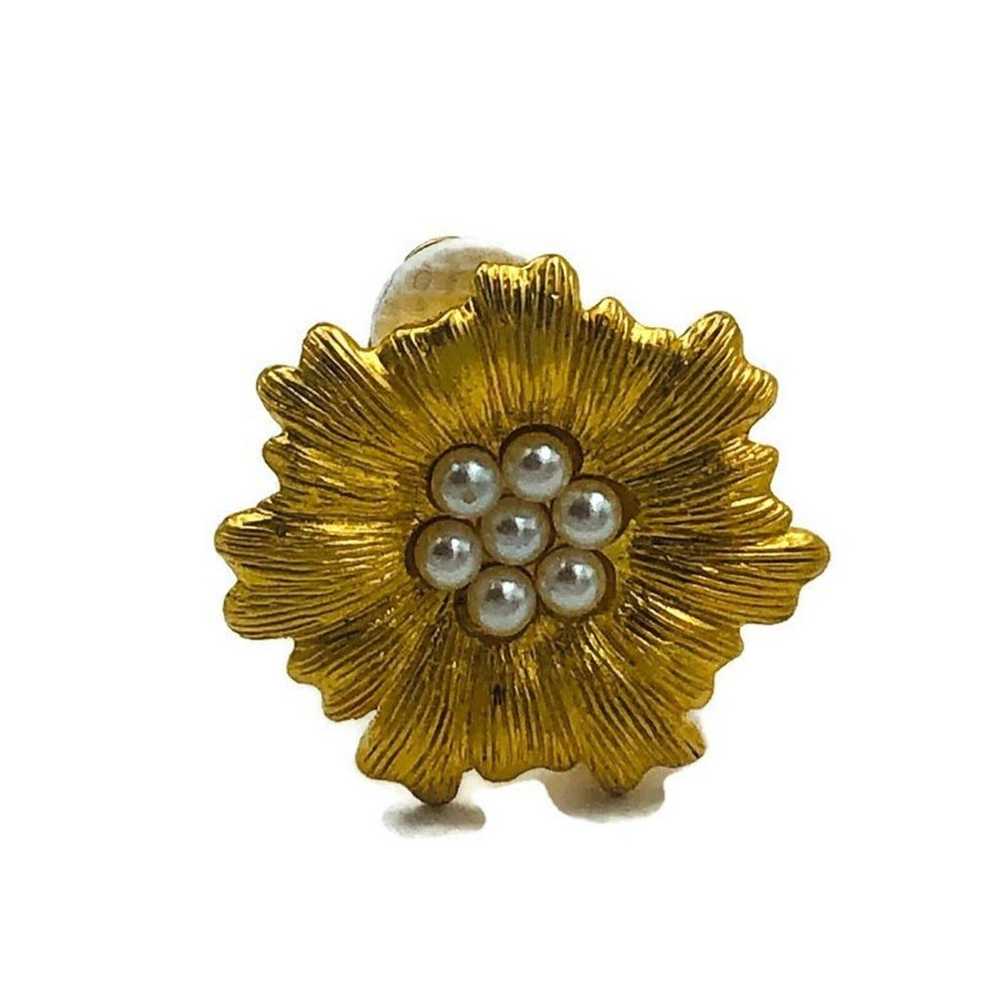 Vintage Gold Tone Flower Clip On Seed Pearl Earri… - image 3