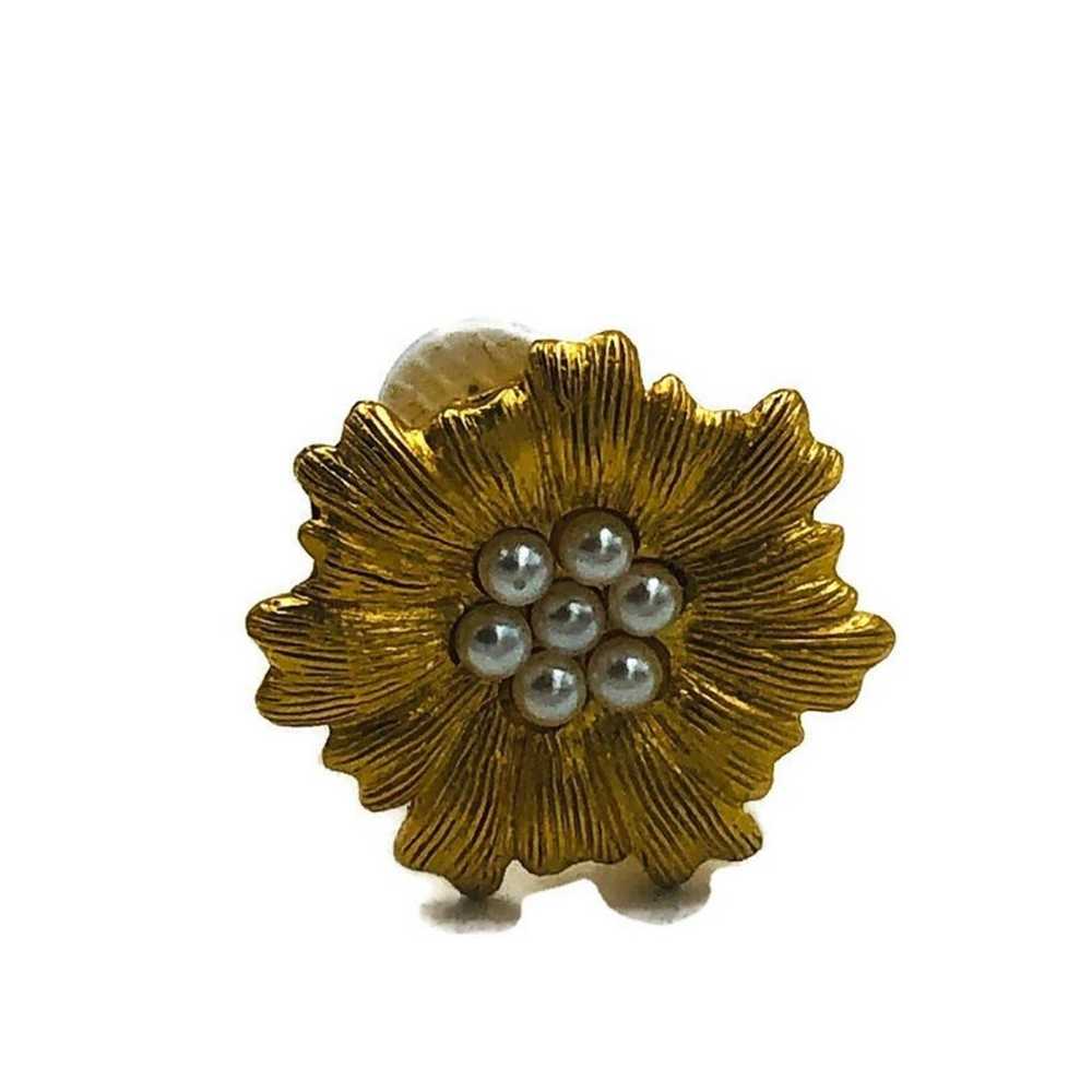 Vintage Gold Tone Flower Clip On Seed Pearl Earri… - image 4