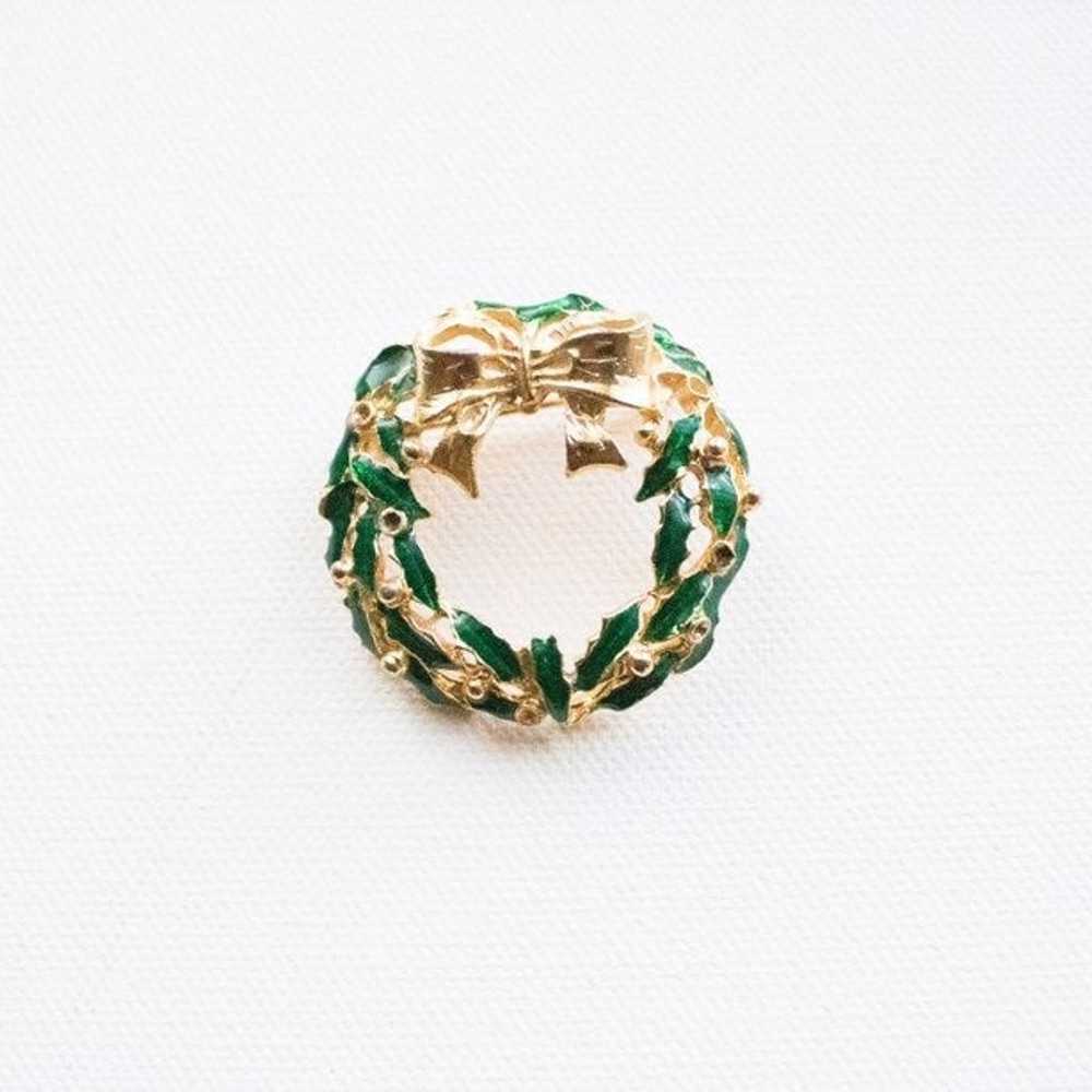 Vintage 80’s Gold & Green Christmas Wreath Brooch… - image 1