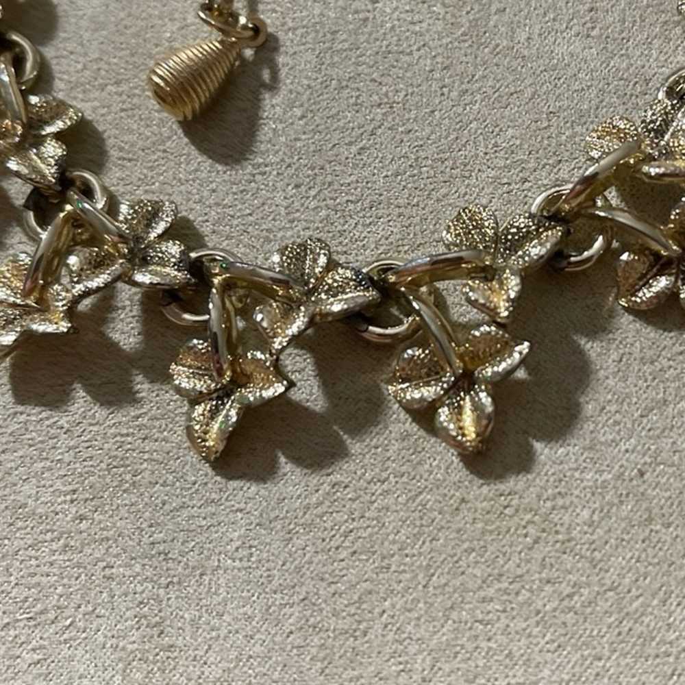 Vintage 16” Long Choker Gold Tone Leaf Necklace - image 4